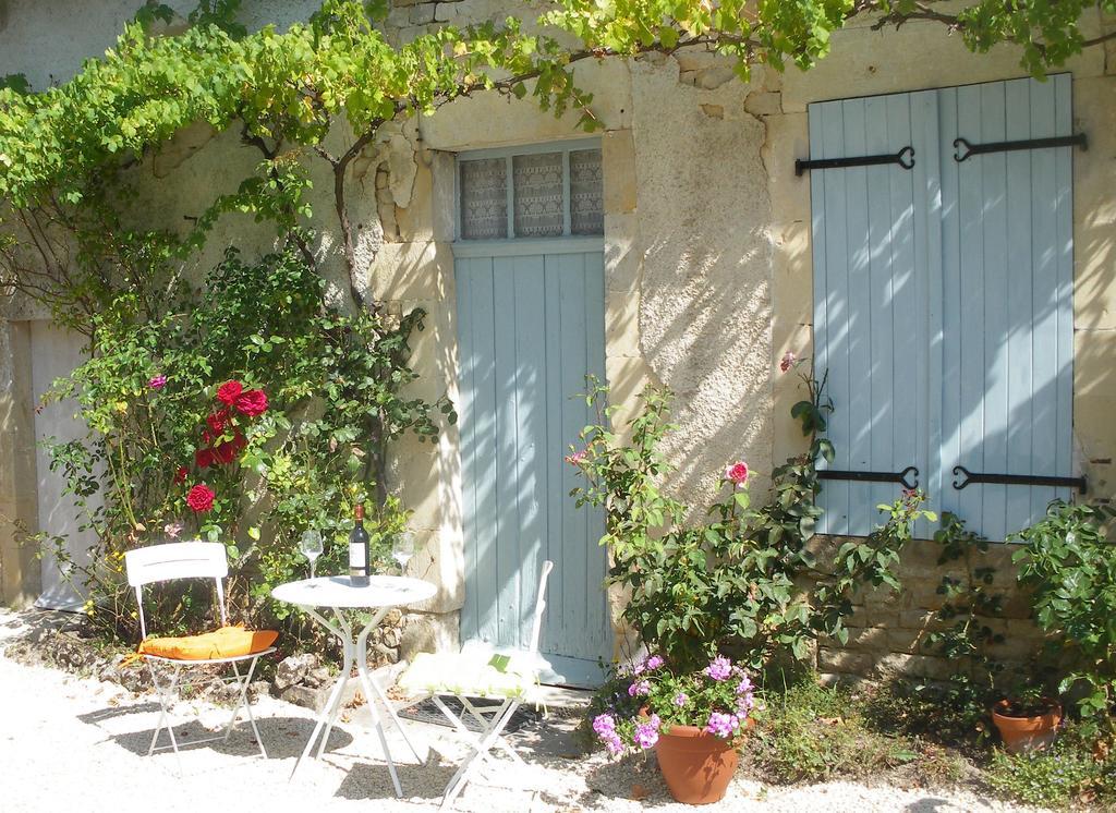 La Cour Bed & Breakfast Villefagnan Rom bilde